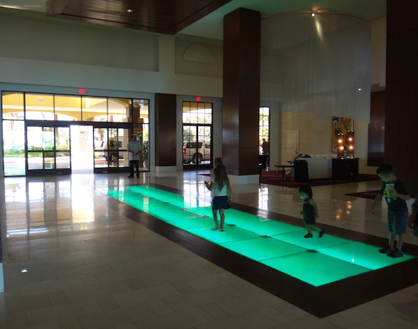 renaissance-hotel-lobby