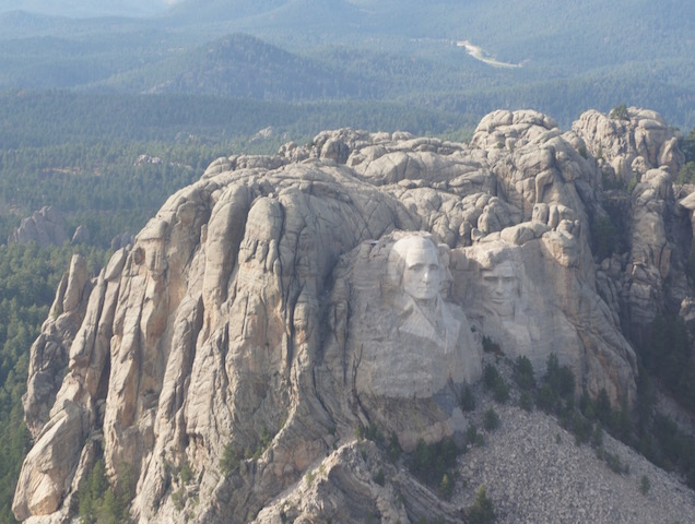 rushmore-by-helicopter