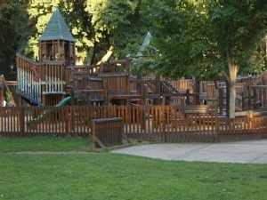 Well shaded and lake-side: Fort Sherman is the perfect playground!