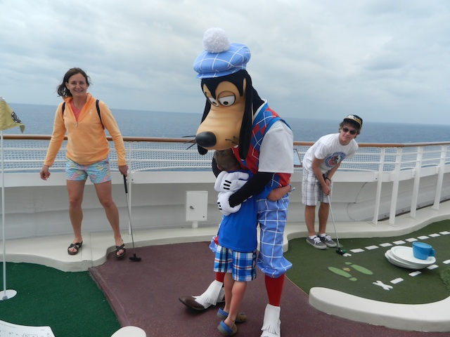 Disney Fantasy mini golf with Goofy