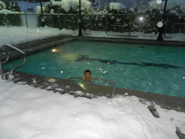 Fairmont Chateau Whistler pool